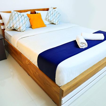 Loyal Residency Bed and Breakfast Sultans Battery Exteriör bild